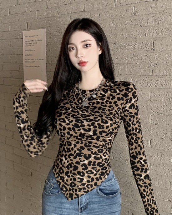 Leopard bottoming shirt chessboard T-shirt for women – PRYCUS MITCHELL INC